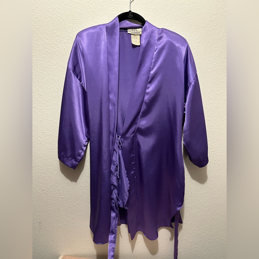 Vintage LA intimates robe, bright purple with shoulder pads